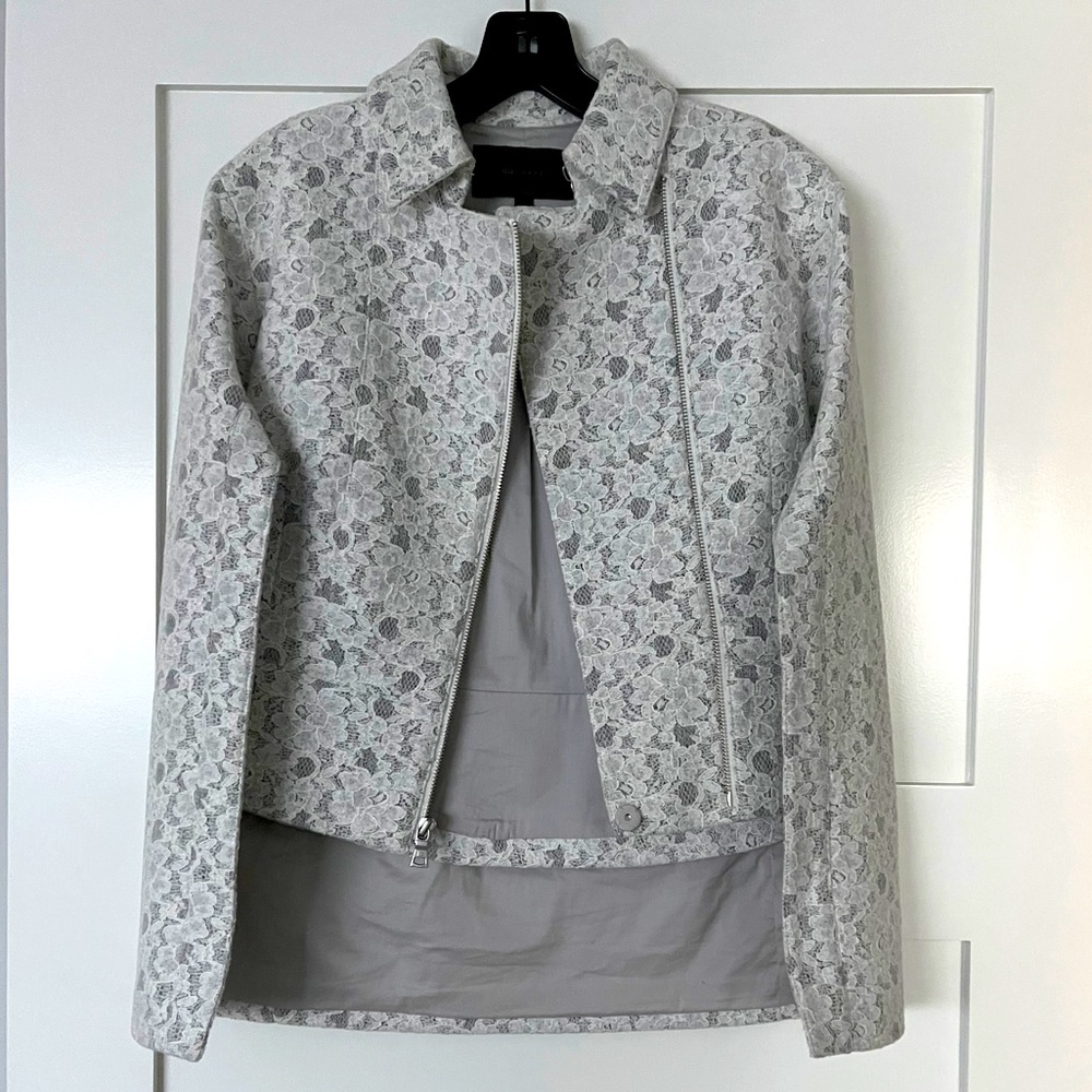 BCBGMAXAZRIA Cape with lace detail